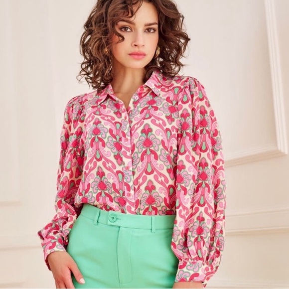ESQUALO Tops - Esqualo Gathered Sleeve Print Blouse Women’s Size 6 Button Front Puff Sleeves